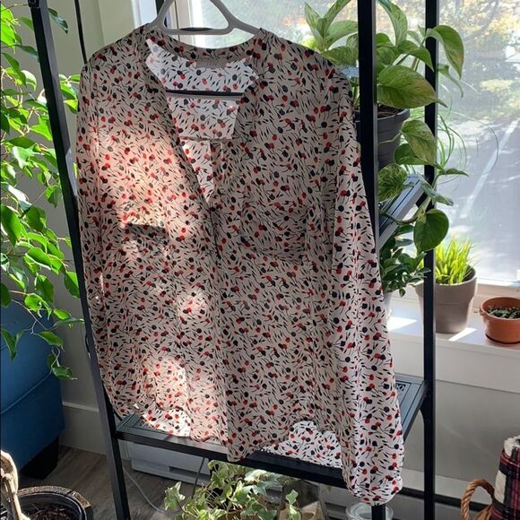 LUSH | Tunic Blouse with V-neck - Picture 1 of 9